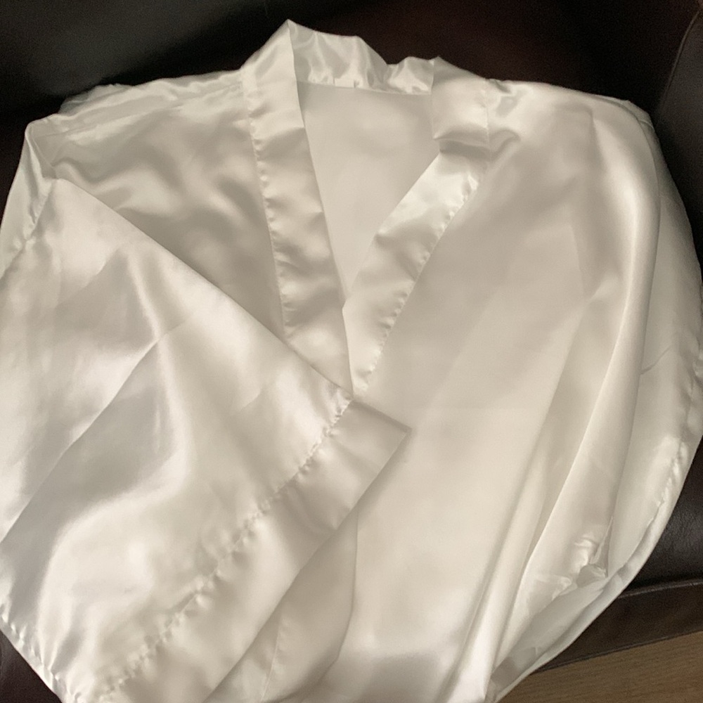Satin Robe - Picture 2 of 3